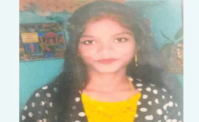 Housewife Missing Under Suspicious In Hyderabad - Sakshi