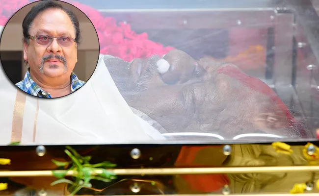 Krishnam Raju Last Rites To Be Performed At Moinabad Farm house - Sakshi