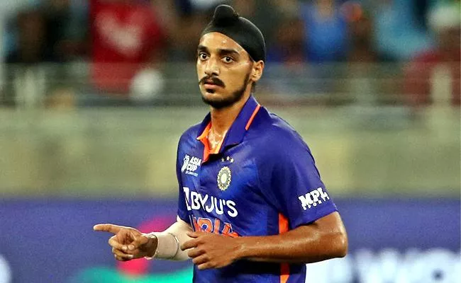 Ind Vs Pak: Arshdeep Could Not Sleep That Night After Drop Catch Says His Coach - Sakshi