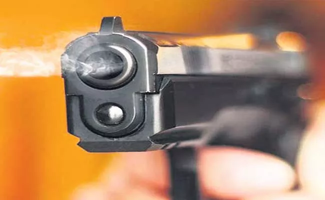 Husband Shot His Wife To Force Her To Return After Fight At Belagavi - Sakshi