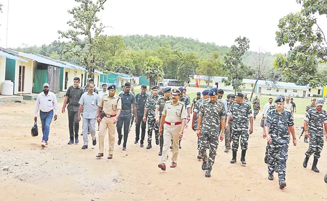 Telangana DGP Police Visited Border Of Chhattisgarh for Anti Maoist Operations - Sakshi