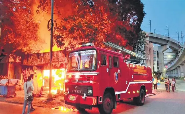 If Fire Accidents Occur At Morning, Fire Engines Hard To Come On Busy Roads In Hyderabad - Sakshi