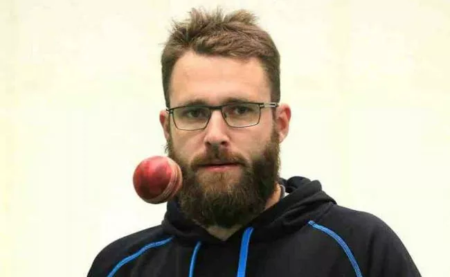 Daniel Vettori feels Ravichandran Ashwin can fill Ravindra Jadejas spot - Sakshi