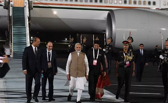 SCO Summit 2022: PM Modi Arrived Uzbekistan likely To Meet Putin - Sakshi