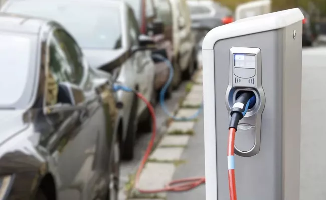 Shell Setup Over 10,000 Ev Charging Points India By 2030 - Sakshi