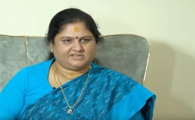 Former Araku MP Kothapalli Geetha granted bail in Highcourt - Sakshi