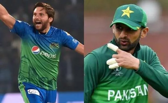 Shahid Afridi reacts after Shoaib Malik fails to find place in Pak T20 WC team - Sakshi