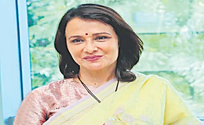 I will go into the future ten years says Amala Akkineni - Sakshi