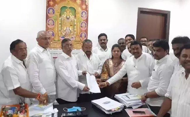 Veera Bhadra Swamy Nomination Filed As AP Deputy Speaker Candidate - Sakshi