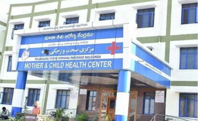 Postnatal Woman Dies Due To Doctors Negligence In Nalgonda Government Hospital - Sakshi