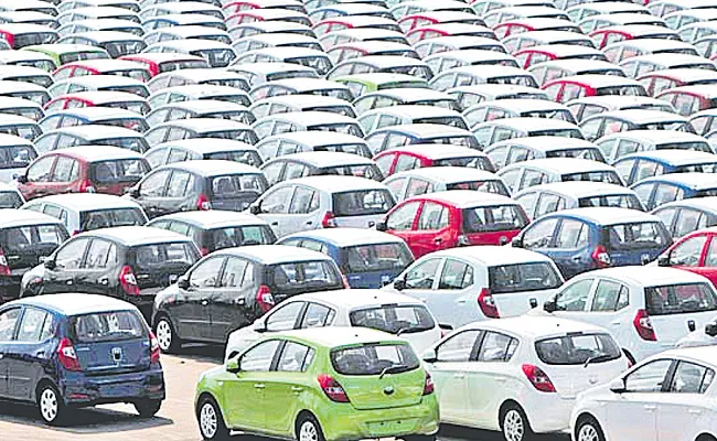 Festival Season Kicks Vehicle Sales Crosses 9 Lakh Units - Sakshi