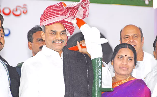 YSR Death Anniversary: YSR Welfare Schemes Changed Fate Of Many People - Sakshi