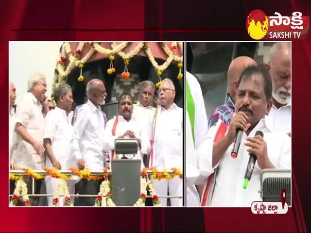 Congress Leaders Unveiled Bronze Statue Of YSR At Ampapuram Krishna District