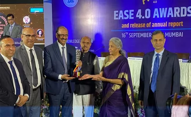 Canara Bank Receives Ease Reforms Index Award From Fm Nirmala Sitharaman - Sakshi