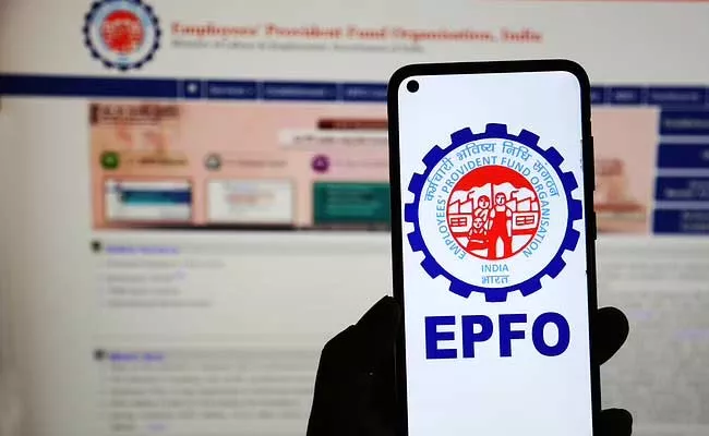 Epfo Payroll Data: 18.23 Lakh Net Subscribers In July - Sakshi