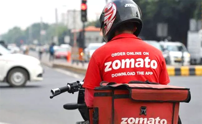 Forcibly Kissing Girl Customer Zomato Delivery Man Arrest In Pune - Sakshi