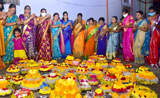 Bathukamma 2022: 9 Days 9 Names 9 Food Varieties Check Details - Sakshi