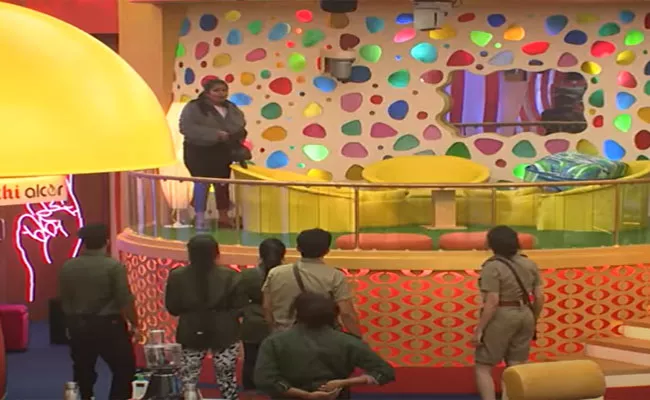 Bigg Boss 6 Telugu: Adavi Lo Aata Task For Captaincy Contenders - Sakshi