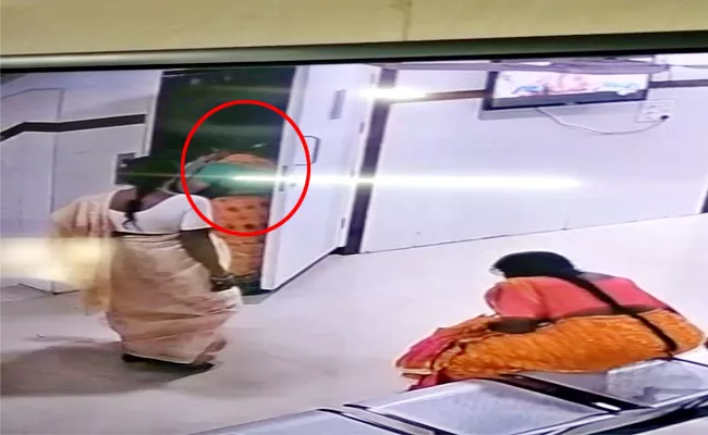 Woman Died After Falling Into Lift Pit At Khammam - Sakshi