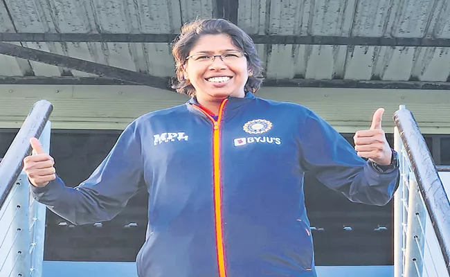 Jhulan Goswami: Not winning World Cup remains my only regret - Sakshi