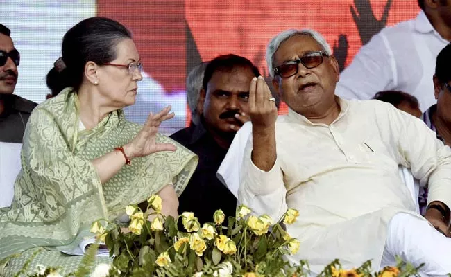 Sonia Gandhi To Meet Lalu Prasad Nitish Kumar After Six Years - Sakshi