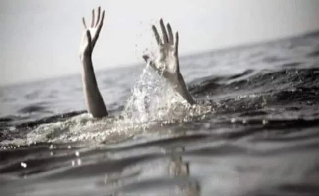 Woman Jumped Into Pond Along With Three Kids In Nawabpet - Sakshi