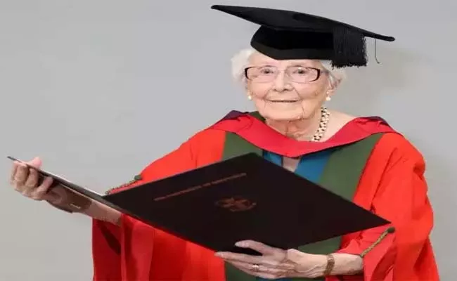 100 Year Old Woman From UK  Honorary Degree For Save Steel Industry - Sakshi