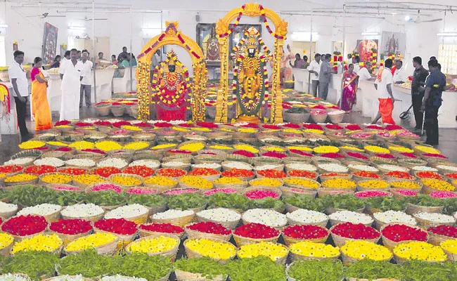 Tirupati Brahmotsavam 2022: Tirumala Temple Speciality, Pushpa Yagam, Abhishekam Seva - Sakshi