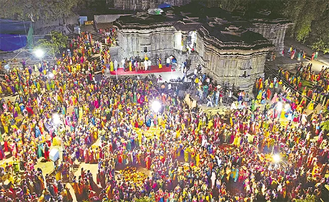 Engili Pula Bathukamma Celebrations In Hanamkonda - Sakshi