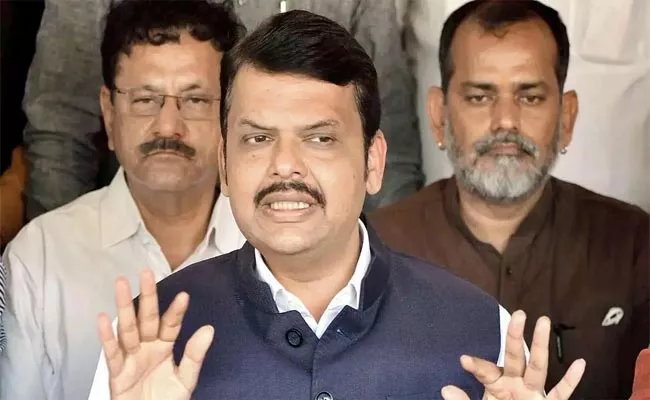 Maharashtra: Devendra Fadnavis Warns Strict Action On Extortionists In Mathadi Sector - Sakshi