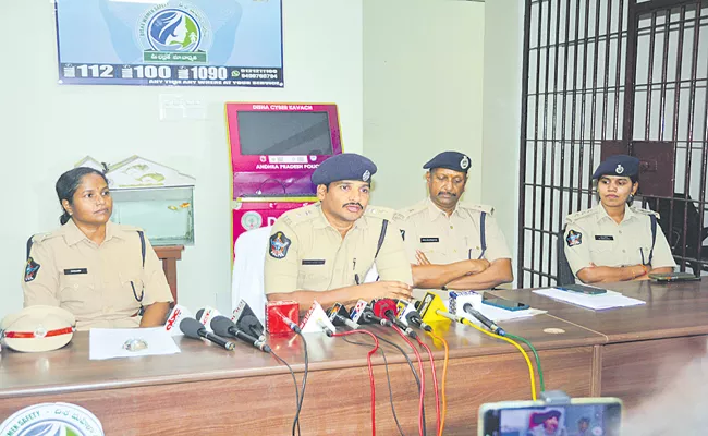 Three more arrested in Lone App case - Sakshi