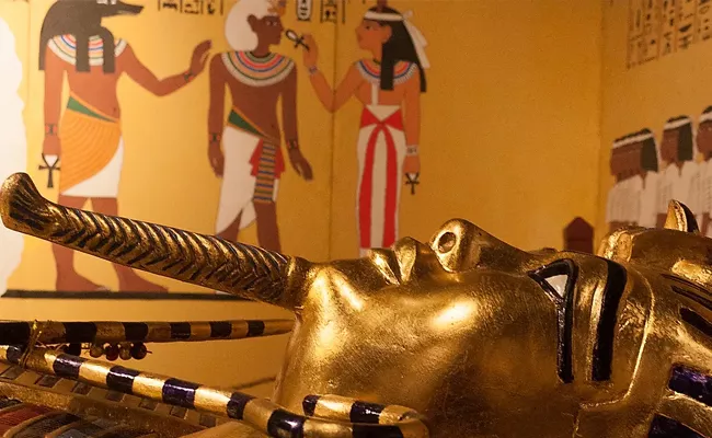 Tutankhamun Tomb Mystery: Clues For Nefertiti Really Finds - Sakshi