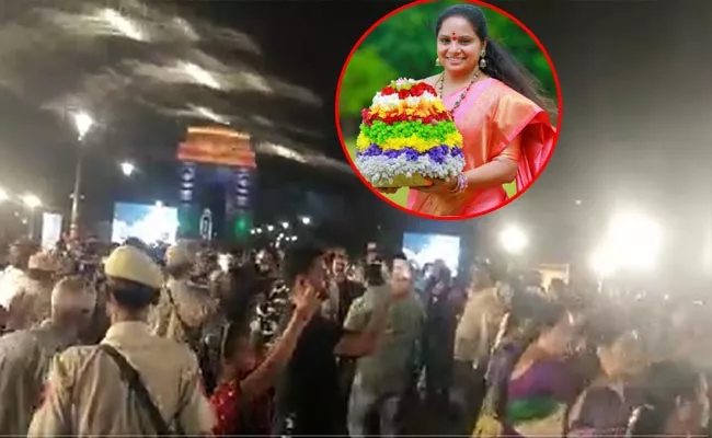 MLC Kavita Comments On Bathukamma Celebrations At India Gate - Sakshi