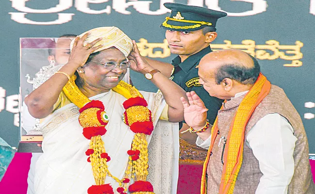 Mysuru Dasara 2022: President Murmu inaugurated the Dussehra festival in Mysore - Sakshi