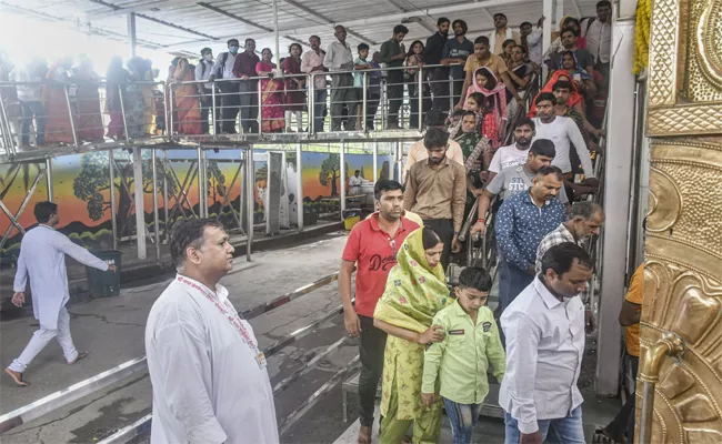 Oldest Durga Temple Begusarai 700 Year Old Tradition Become End - Sakshi