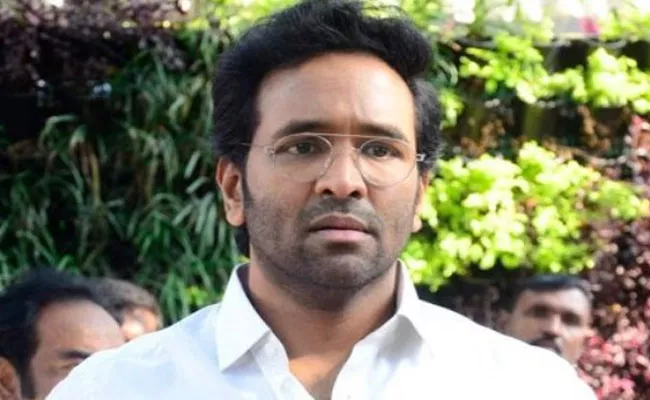 Manchu Vishnu Sensational Comments Trolls On His Family  - Sakshi