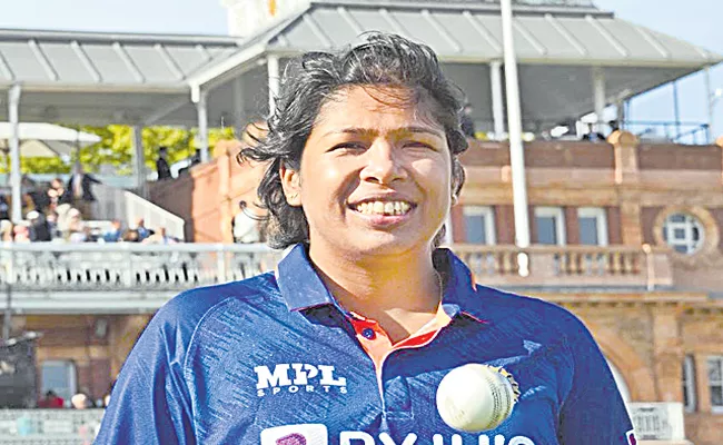 Jhulan Goswami retires as fifth-ranked bowler in ICC ODI  - Sakshi