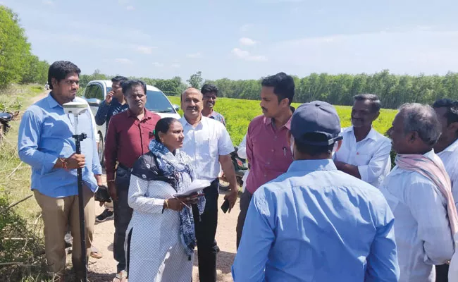 Palnadu District: YSR Jagananna Saswatha Bhu Hakku Bhu Raksha Padhakam - Sakshi