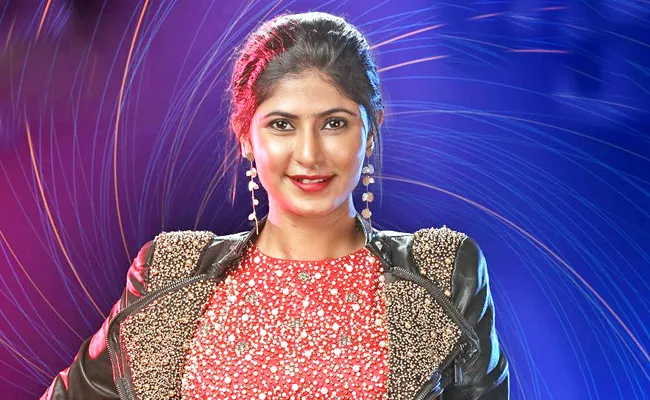 Bigg Boss 6 Telugu: Neha Chowdary Entered As Forth Contestant - Sakshi