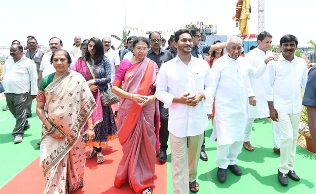 MGR Sangam Barrage And Nellore Barrage Inauguration By AP CM Jagan - Sakshi