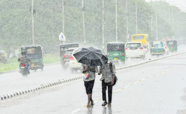 Moderate to heavy rains in Andhra Pradesh - Sakshi