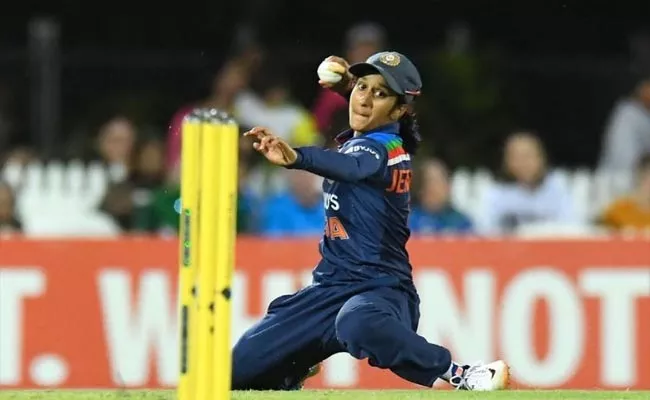 Jemimah Rodrigues to play for Melbourne Stars in upcoming edition - Sakshi