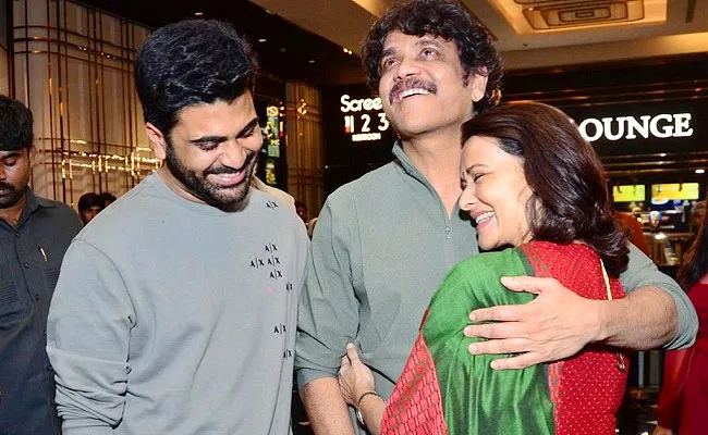 Oke Oka Jeevitham Celebrity Premiere Show: nagarjuna Turned Emotional After Watching OOJ - Sakshi