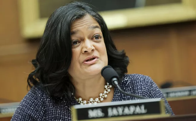 Indian Origin US Lawmaker Pramila Jayapal Gets Threat Messages - Sakshi