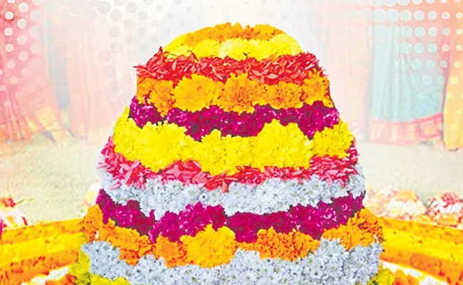 Bathukamma 2022: Vimalakka Write on Brahmanization of Bathukamma - Sakshi