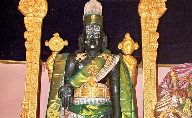 Tirumala Melchat Vastram Seva History, Uniqueness, Abhishekam Seva - Sakshi