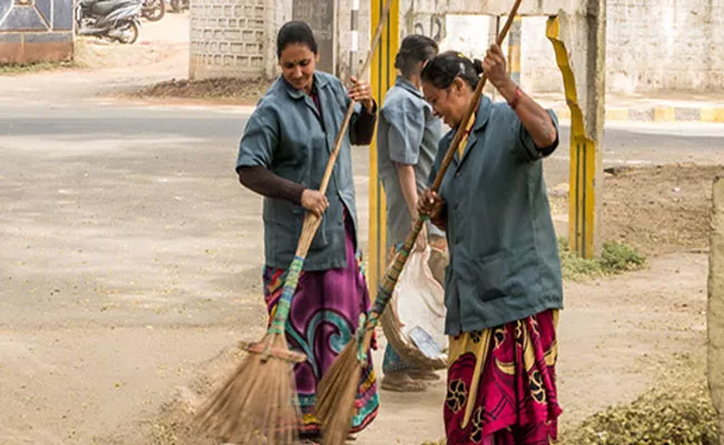 Swachh Survekshan 2022 Indore Retains Cleanest City For 6th Time - Sakshi