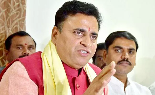 AP BJP Incharge Sunil Deodhar Criticize TDP President Chandrababu Naidu - Sakshi