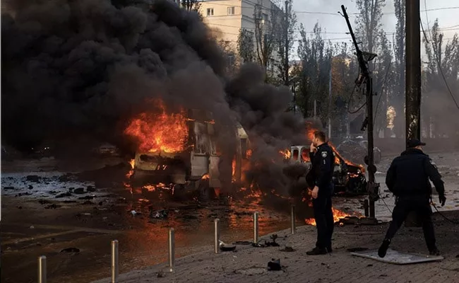 Explosions In Kyiv After Putin Blames Ukraine For Bridge Explosion - Sakshi