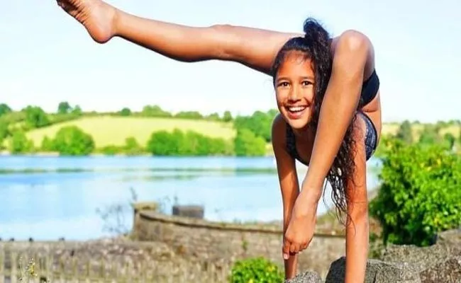 Meet The World Most Flexible Girl sets Guinness world Record - Sakshi